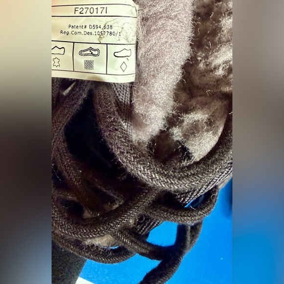 EUC ? UGG Neumel Chukka Boots Men’s 12 Black Suede Shearling Lined main image 5